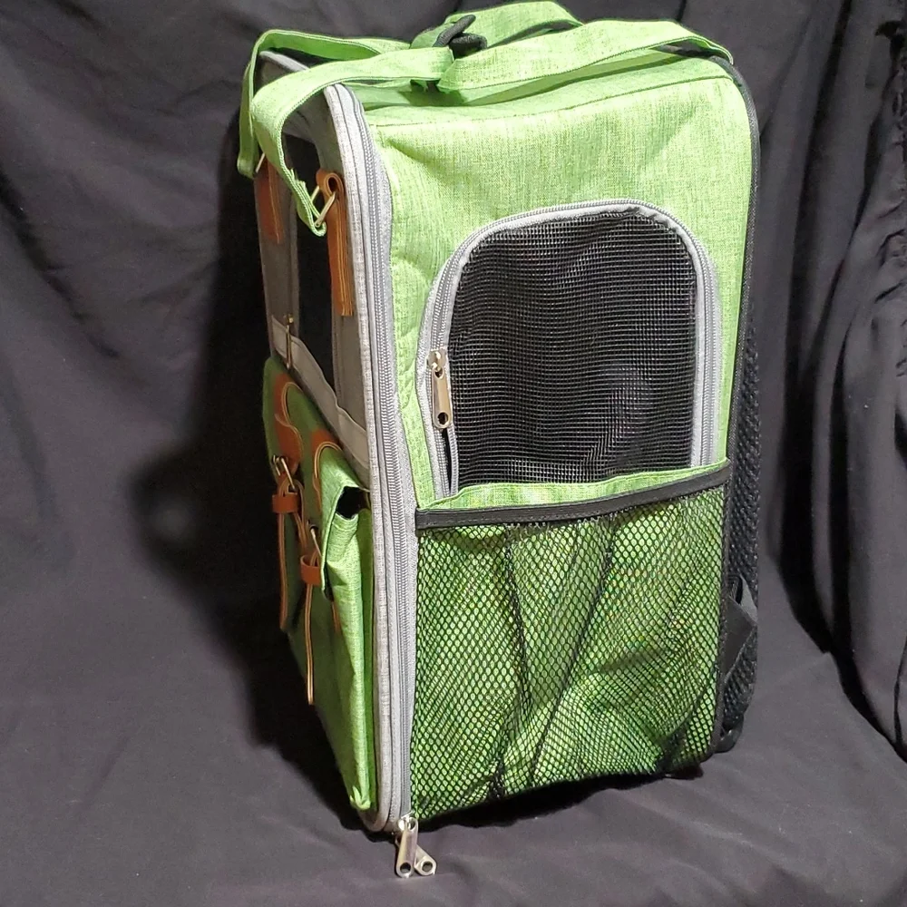 NWOT Pet carrier/backpack small dogs and cats